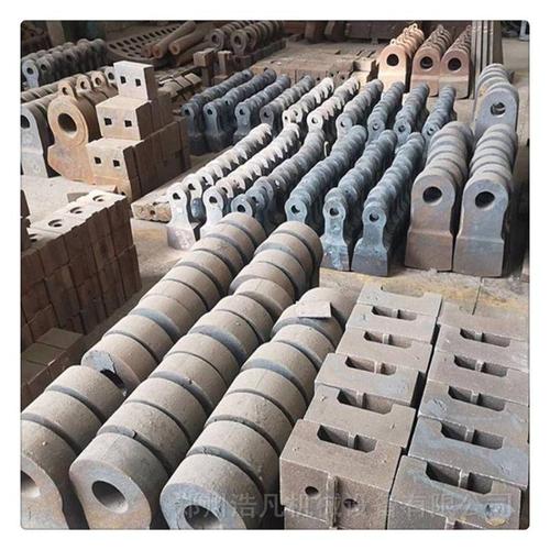 【火車輪轂鋼錘頭哪家好 打沙機(jī)合金錘頭廠家 立式破碎機(jī)耐磨配件】