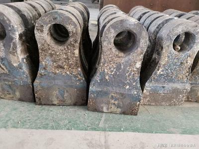 耐磨錘頭 高鉻復(fù)合錘頭等破碎機(jī)錘頭都適合哪種物料粉碎,更耐用