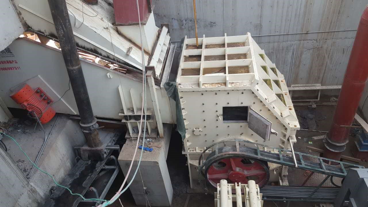 錘式破碎機轉(zhuǎn)子和錘頭經(jīng)常壞?